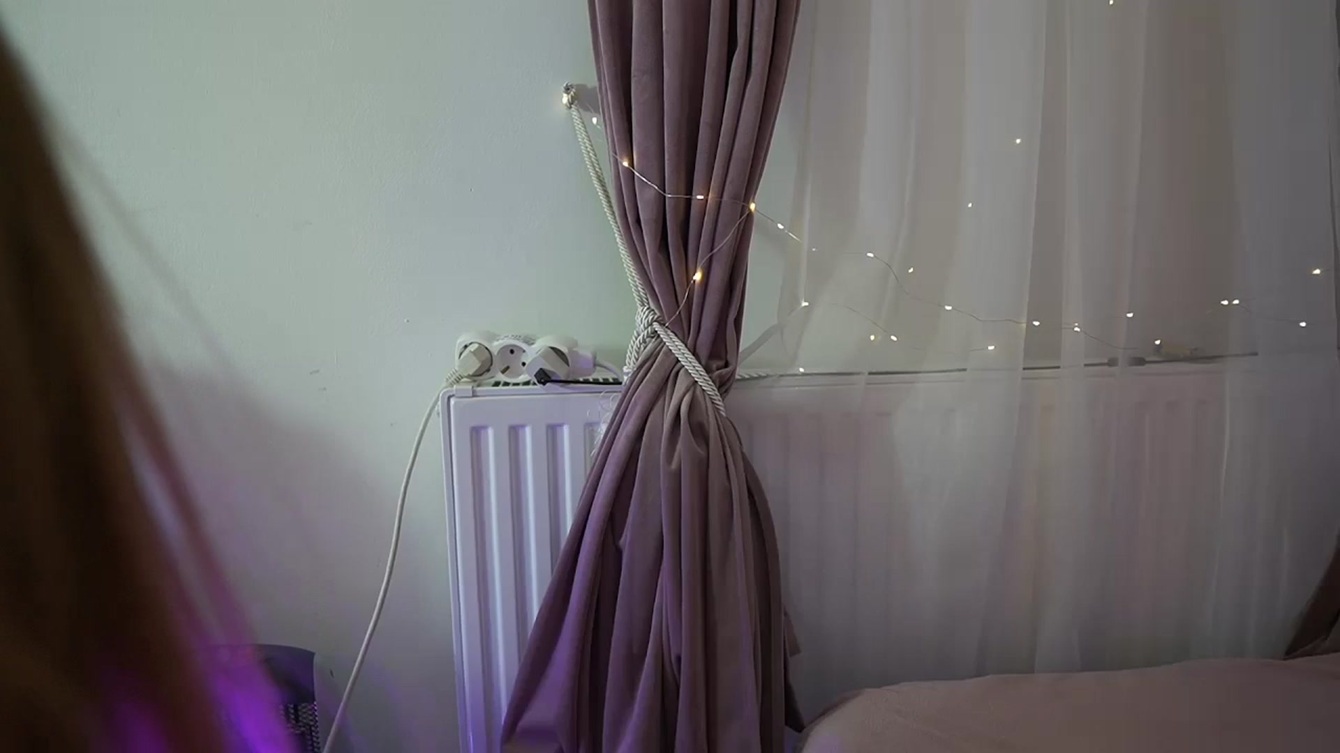 Gallery image thumbnail from RileyReid_18's myfreecams stream on, 05/28/2024, 17:46 image 6 of 20