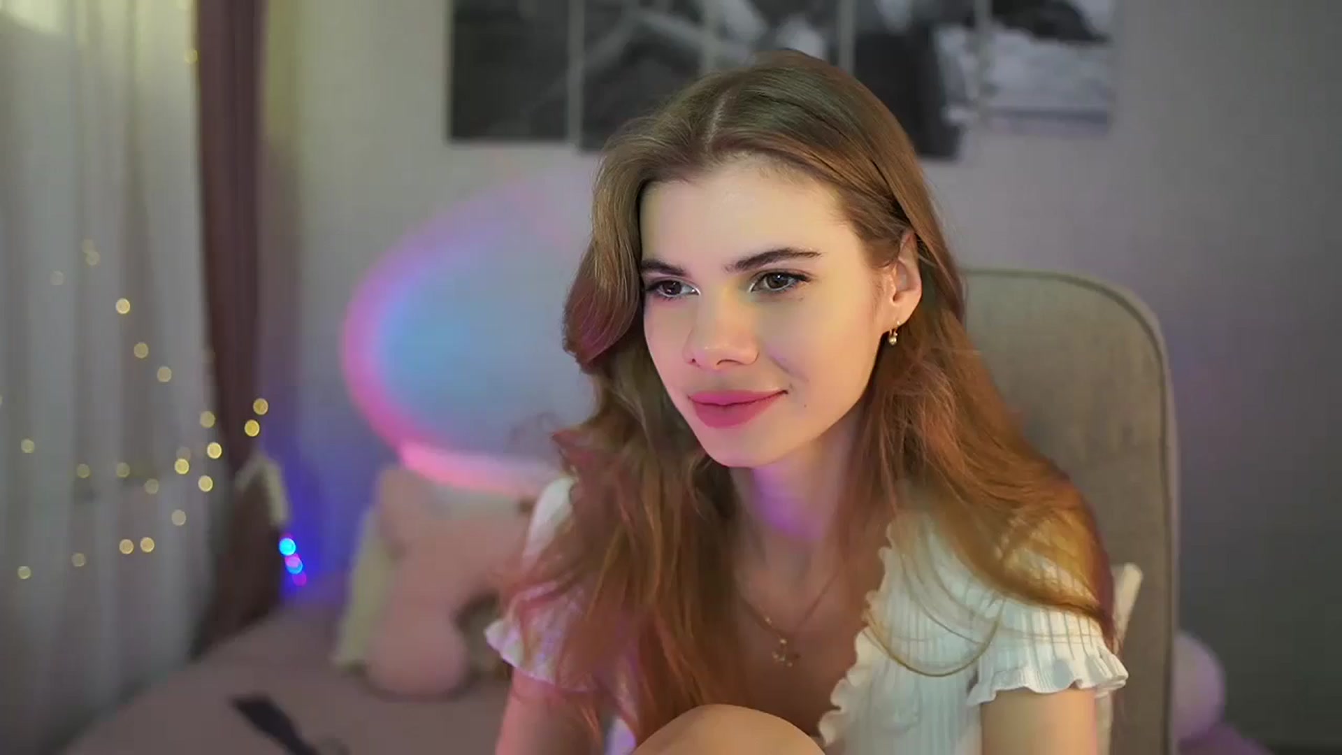 Gallery image thumbnail from RileyReid_18's myfreecams stream on, 05/30/2024, 13:48 image 2 of 20