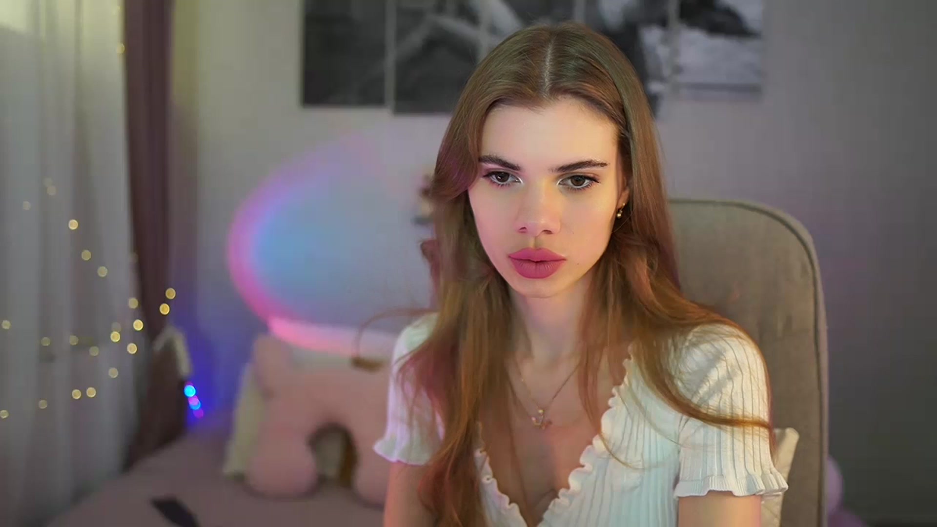 Gallery image thumbnail from RileyReid_18's myfreecams stream on, 05/30/2024, 13:48 image 4 of 20