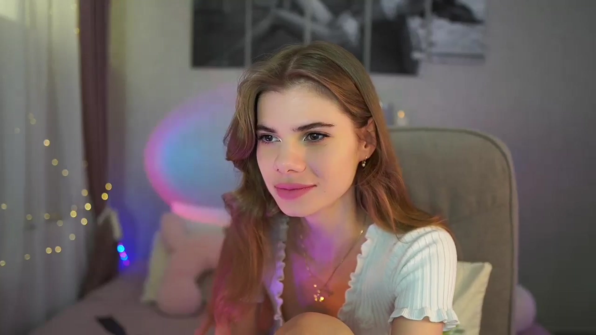 Gallery image thumbnail from RileyReid_18's myfreecams stream on, 05/30/2024, 13:48 image 11 of 20