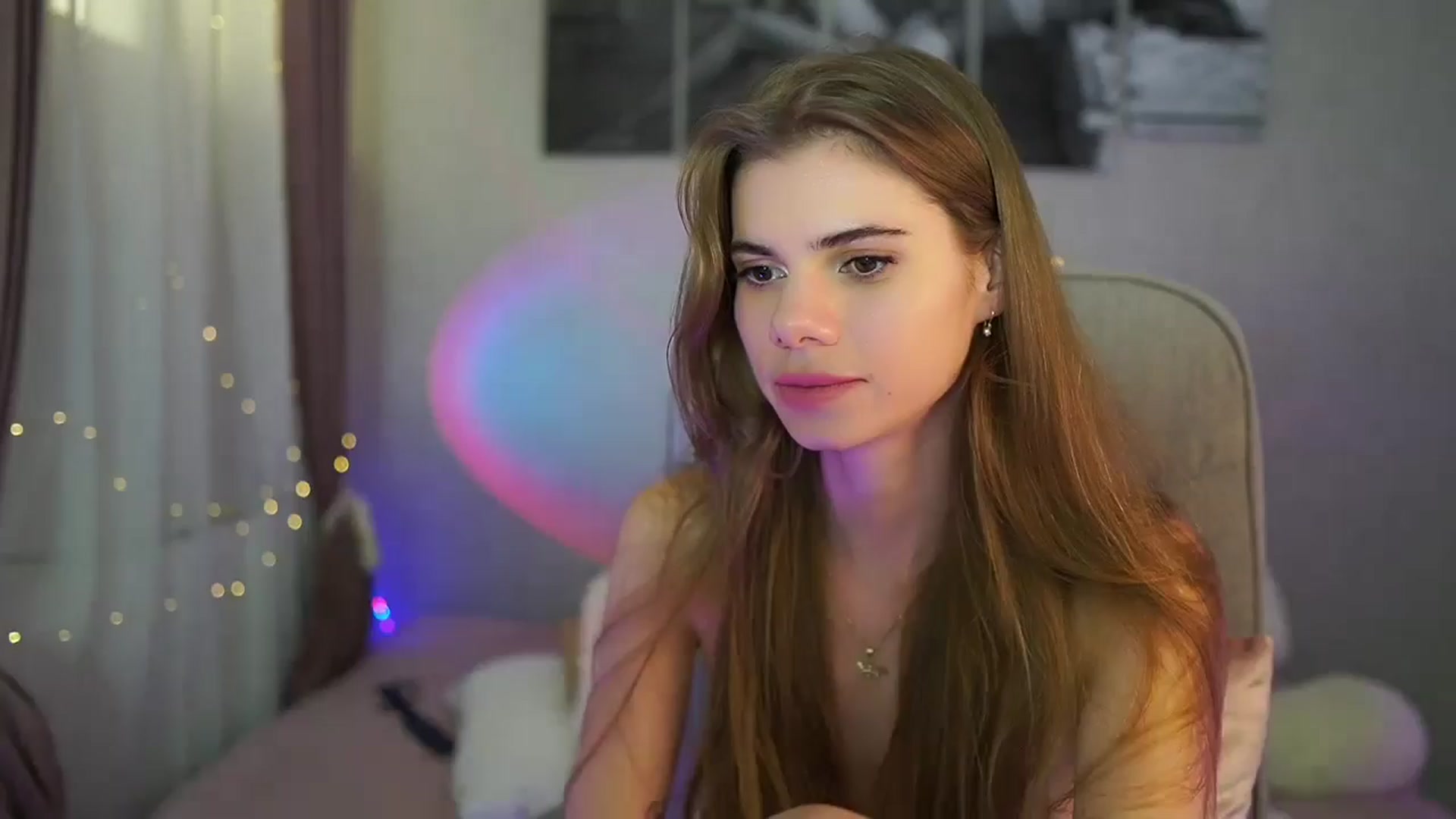 Gallery image thumbnail from RileyReid_18's myfreecams stream on, 05/30/2024, 19:10 image 19 of 20