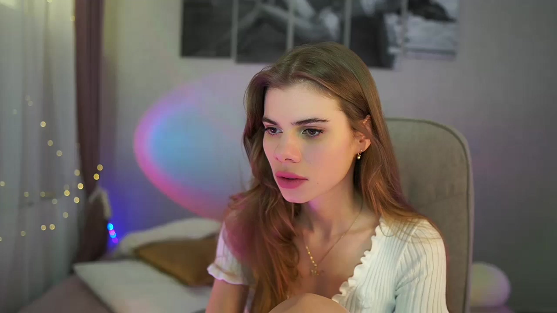 Gallery image thumbnail from RileyReid_18's myfreecams stream on, 05/30/2024, 19:10 image 1 of 20