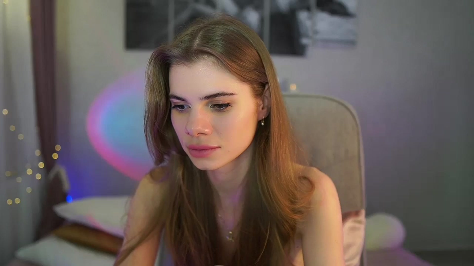 Gallery image thumbnail from RileyReid_18's myfreecams stream on, 05/30/2024, 19:47 image 2 of 20