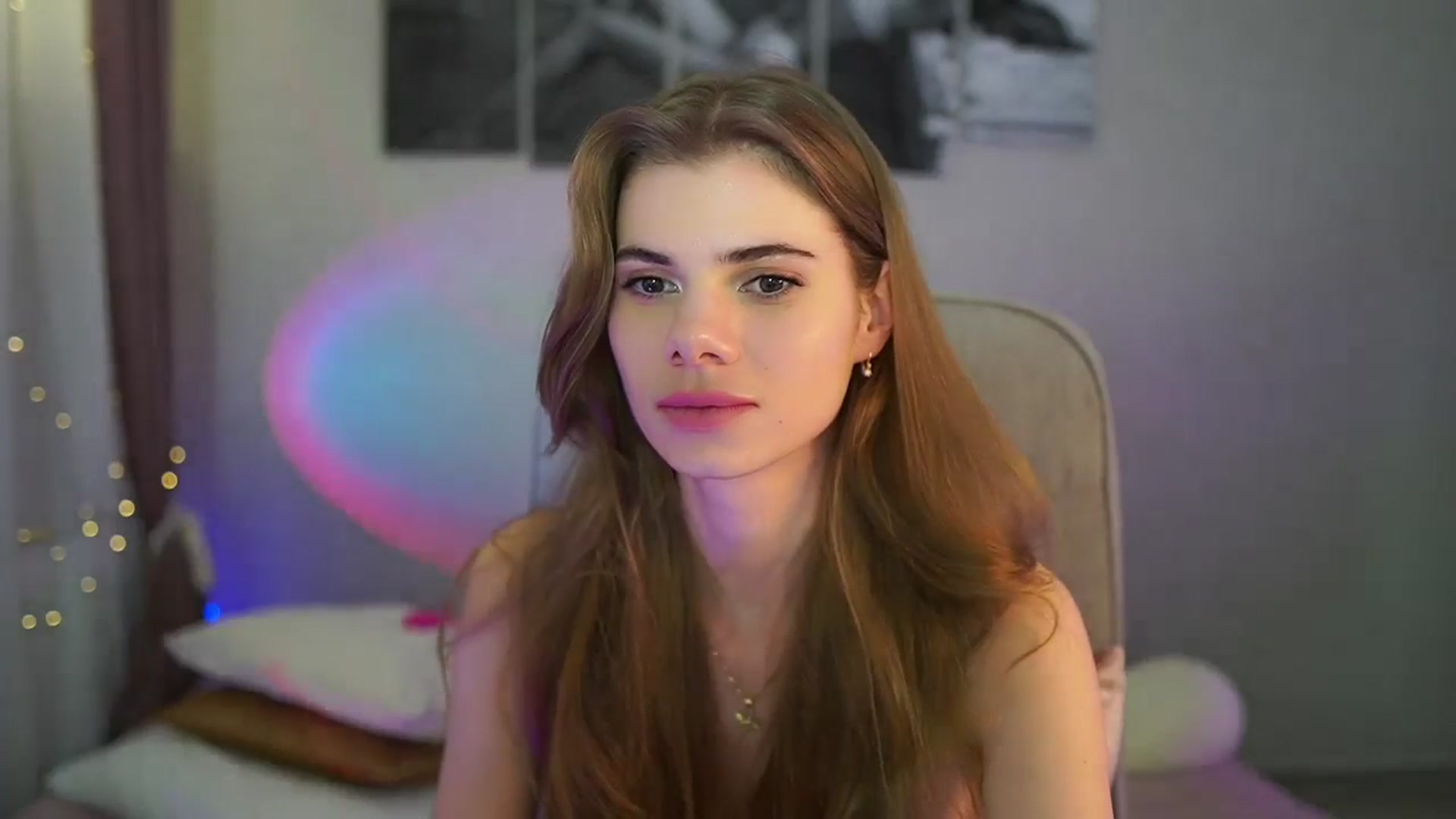 Gallery image thumbnail from RileyReid_18's myfreecams stream on, 05/30/2024, 19:47 image 3 of 20
