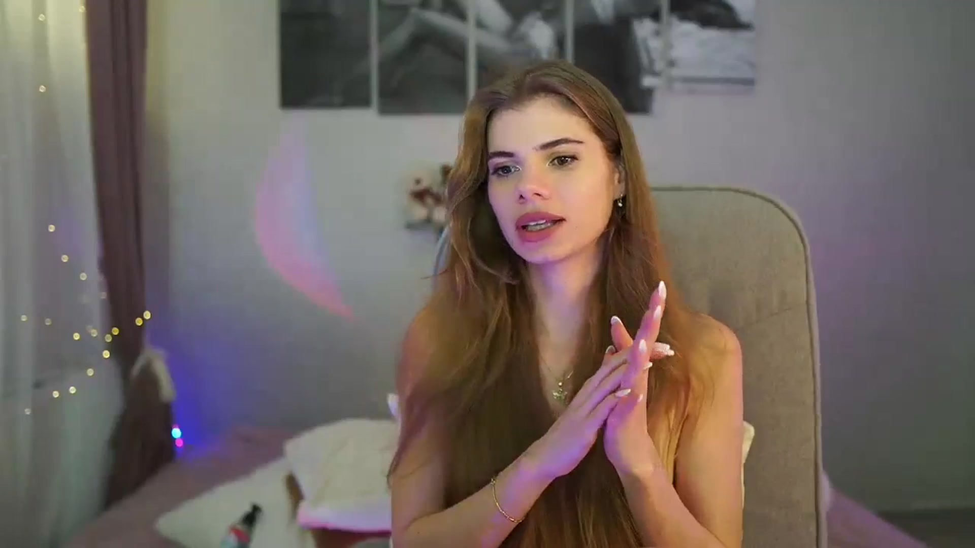 Gallery image thumbnail from RileyReid_18's myfreecams stream on, 06/01/2024, 18:11 image 10 of 20