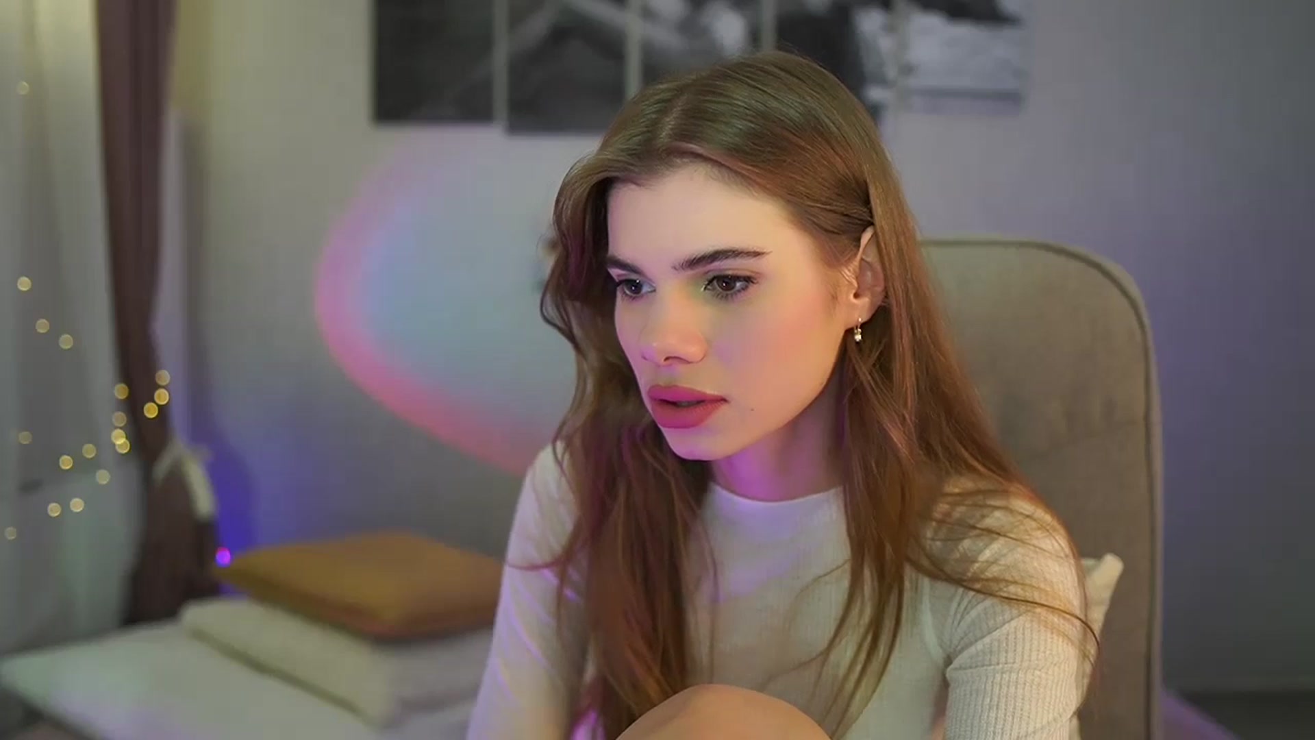 Gallery image thumbnail from RileyReid_18's myfreecams stream on, 06/02/2024, 19:50 image 8 of 20