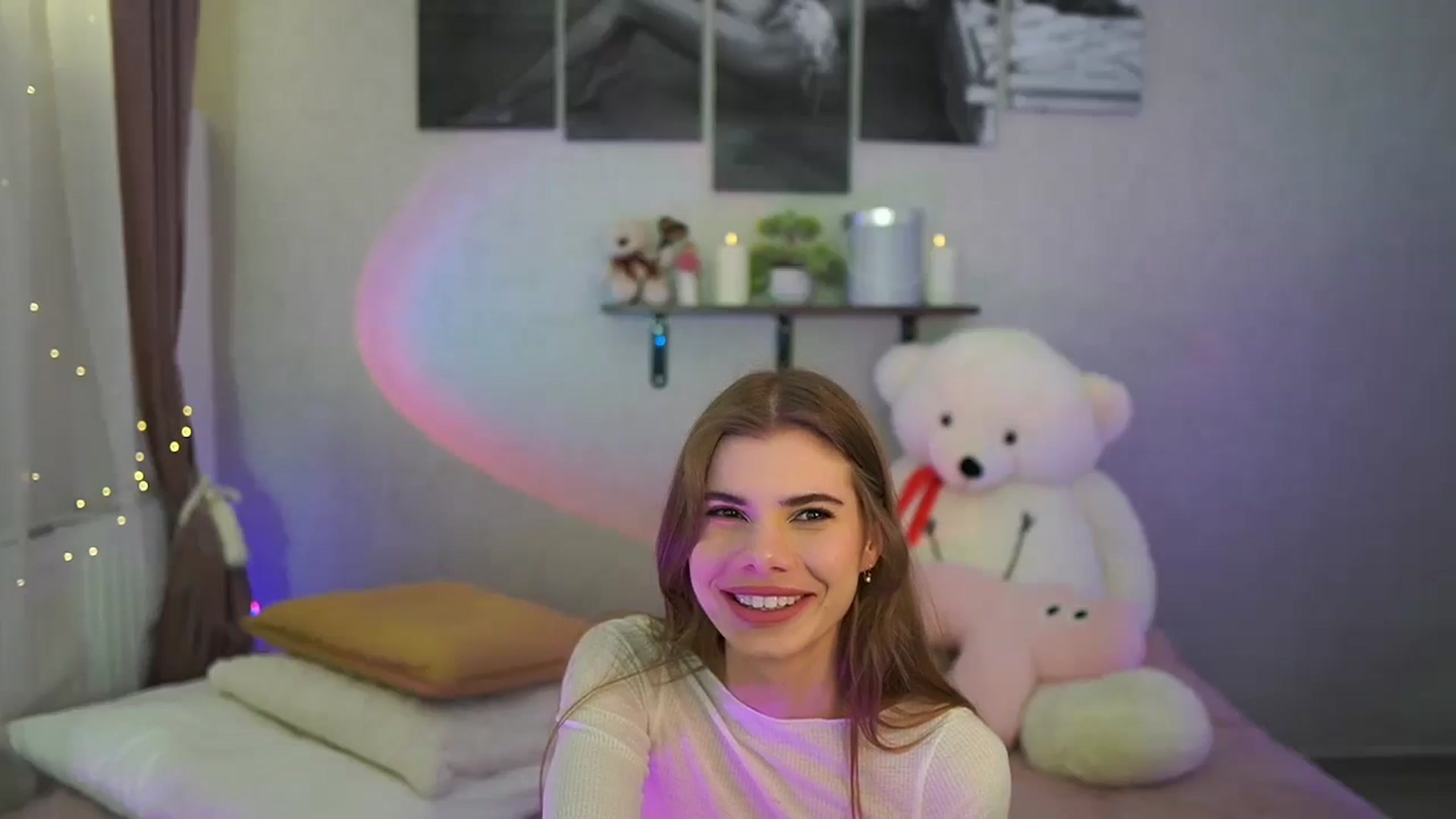 Gallery image thumbnail from RileyReid_18's myfreecams stream on, 06/02/2024, 19:50 image 12 of 20