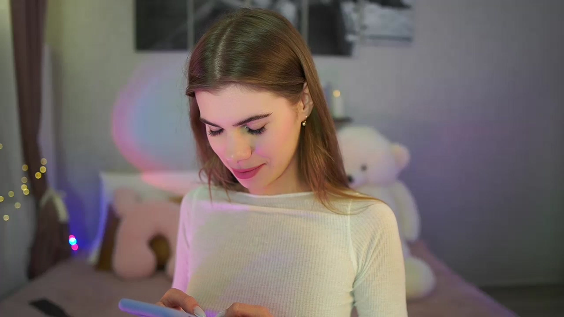 Gallery image thumbnail from RileyReid_18's myfreecams stream on, 06/02/2024, 19:50 image 2 of 20