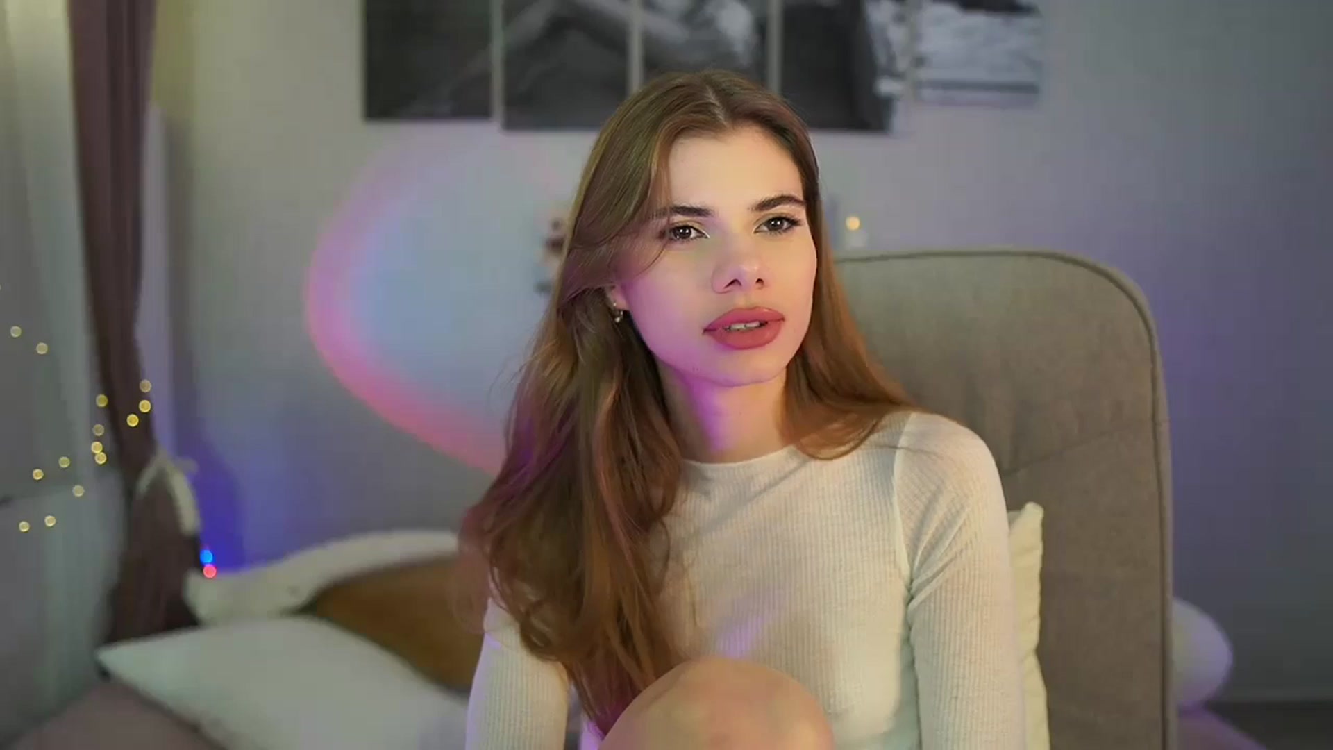 Gallery image thumbnail from RileyReid_18's myfreecams stream on, 06/02/2024, 22:46 image 7 of 20