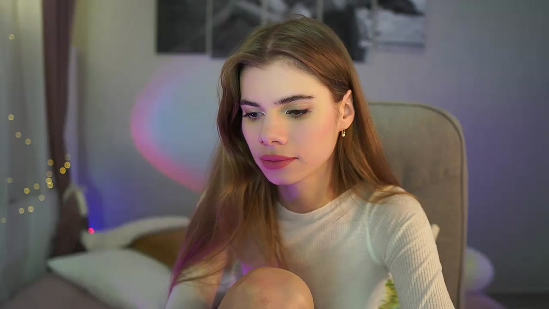 Gallery image thumbnail from RileyReid_18's myfreecams stream on, 06/02/2024, 22:46 image 2 of 20