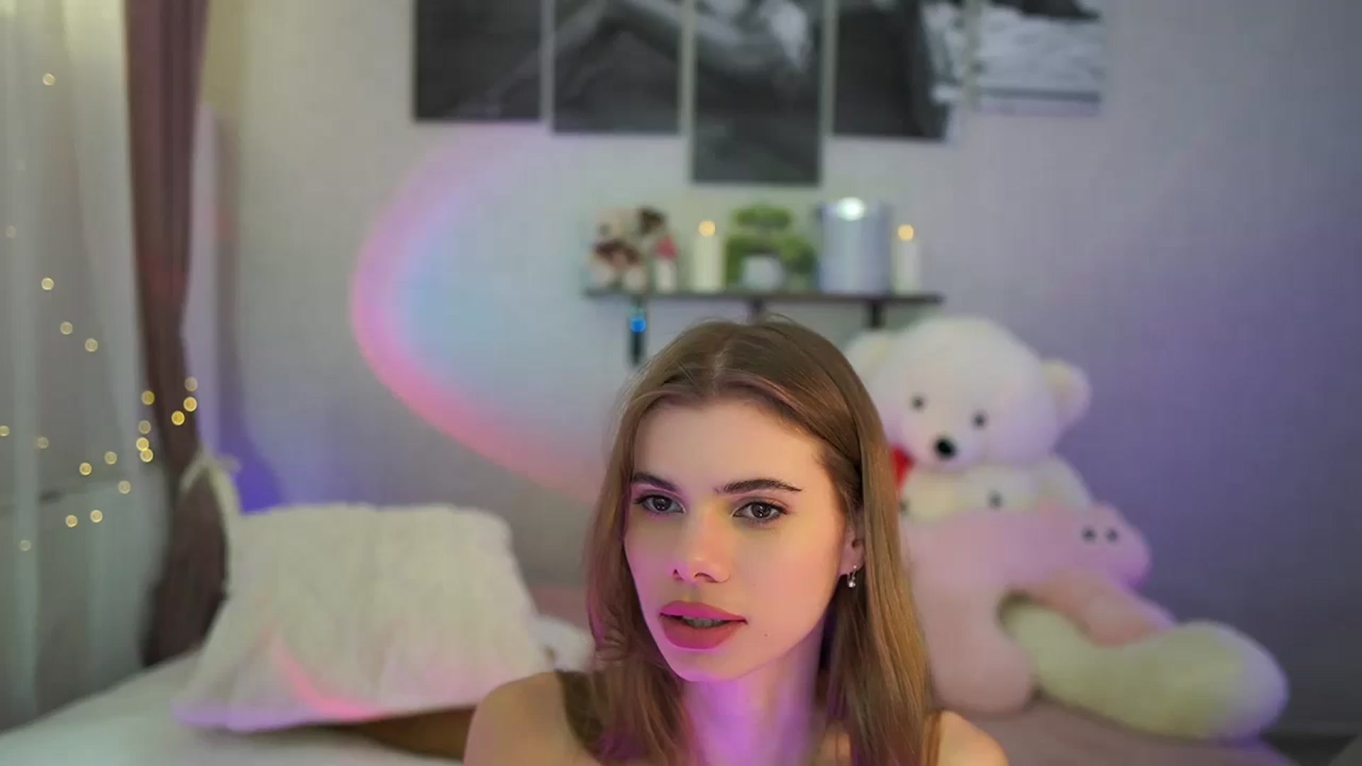 Gallery image thumbnail from RileyReid_18's myfreecams stream on, 06/02/2024, 22:46 image 20 of 20