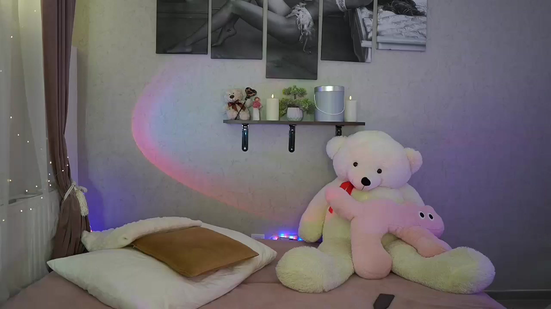 Gallery image thumbnail from RileyReid_18's myfreecams stream on, 06/02/2024, 22:46 image 1 of 20