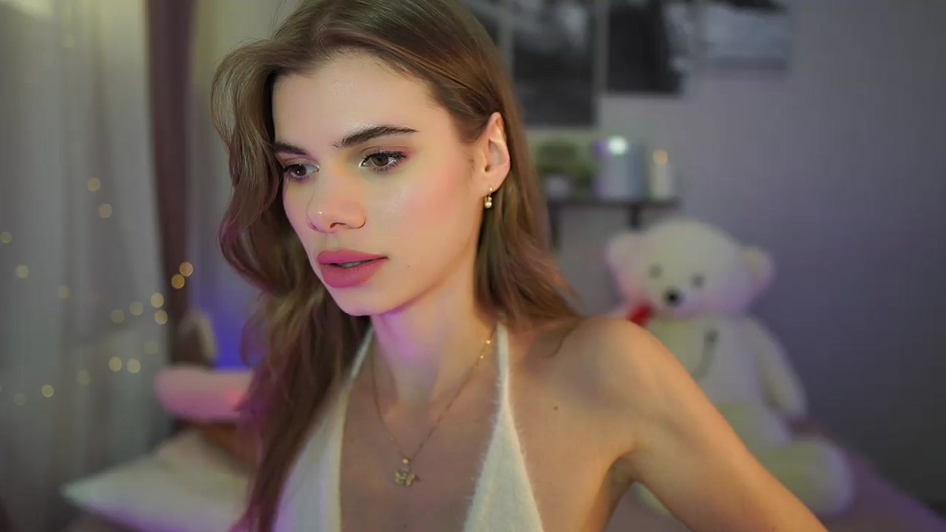 Gallery image thumbnail from RileyReid_18's myfreecams stream on, 06/05/2024, 20:09 image 11 of 20