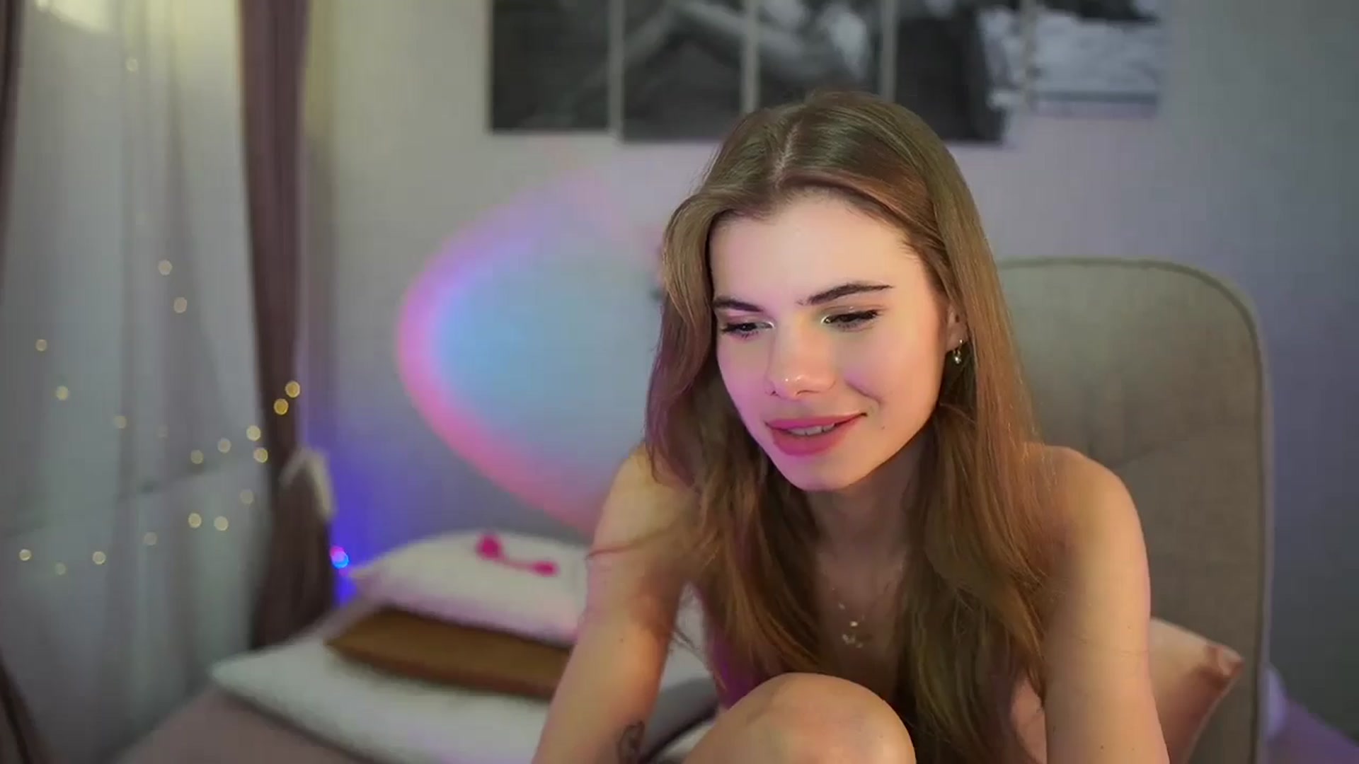Gallery image thumbnail from RileyReid_18's myfreecams stream on, 06/05/2024, 23:23 image 19 of 20