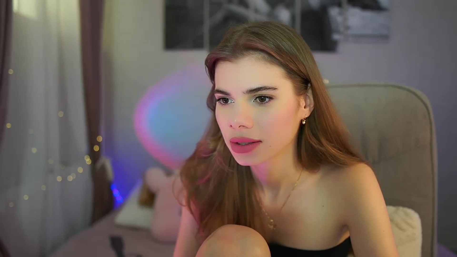 Gallery image thumbnail from RileyReid_18's myfreecams stream on, 06/06/2024, 14:12 image 4 of 20