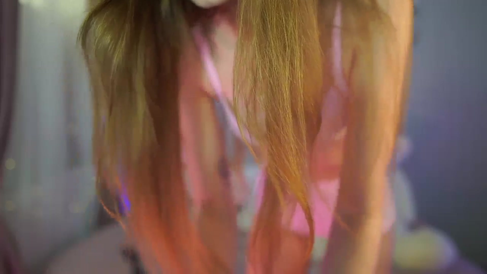 Gallery image thumbnail from RileyReid_18's myfreecams stream on, 06/12/2024, 15:43 image 4 of 20