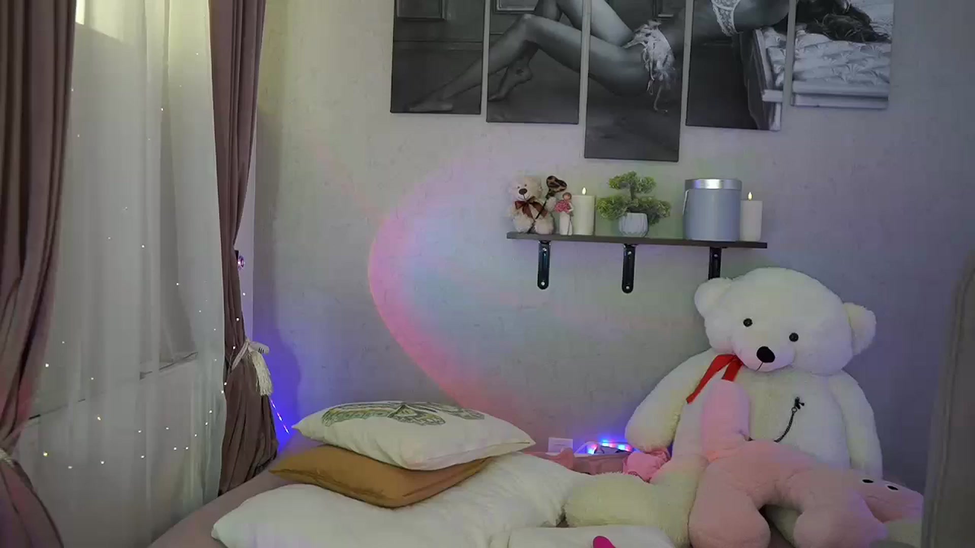 Gallery image thumbnail from RileyReid_18's myfreecams stream on, 06/12/2024, 17:59 image 17 of 20