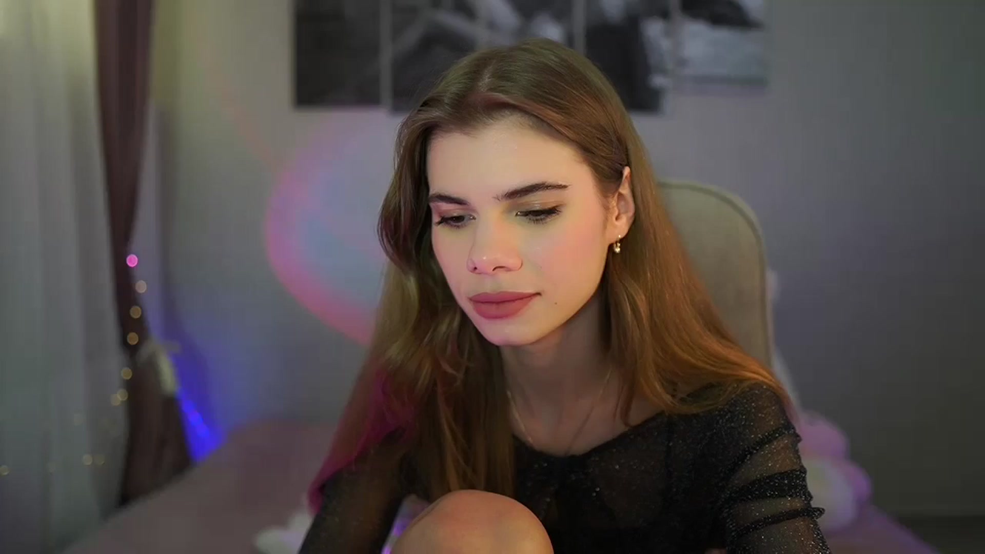 Gallery image thumbnail from RileyReid_18's myfreecams stream on, 06/13/2024, 14:20 image 4 of 20