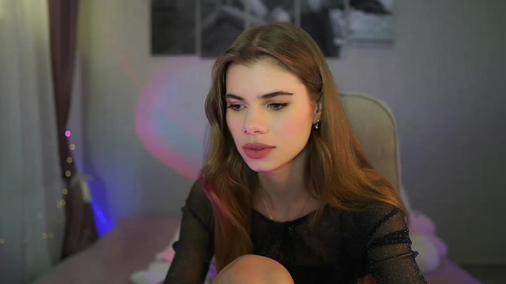 Gallery image thumbnail from RileyReid_18's myfreecams stream on, 06/13/2024, 14:20 image 7 of 20