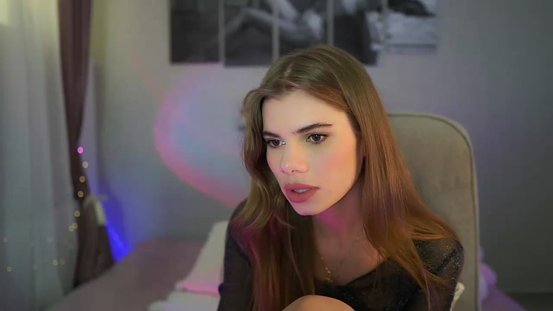 Gallery image thumbnail from RileyReid_18's myfreecams stream on, 06/13/2024, 14:37 image 5 of 20