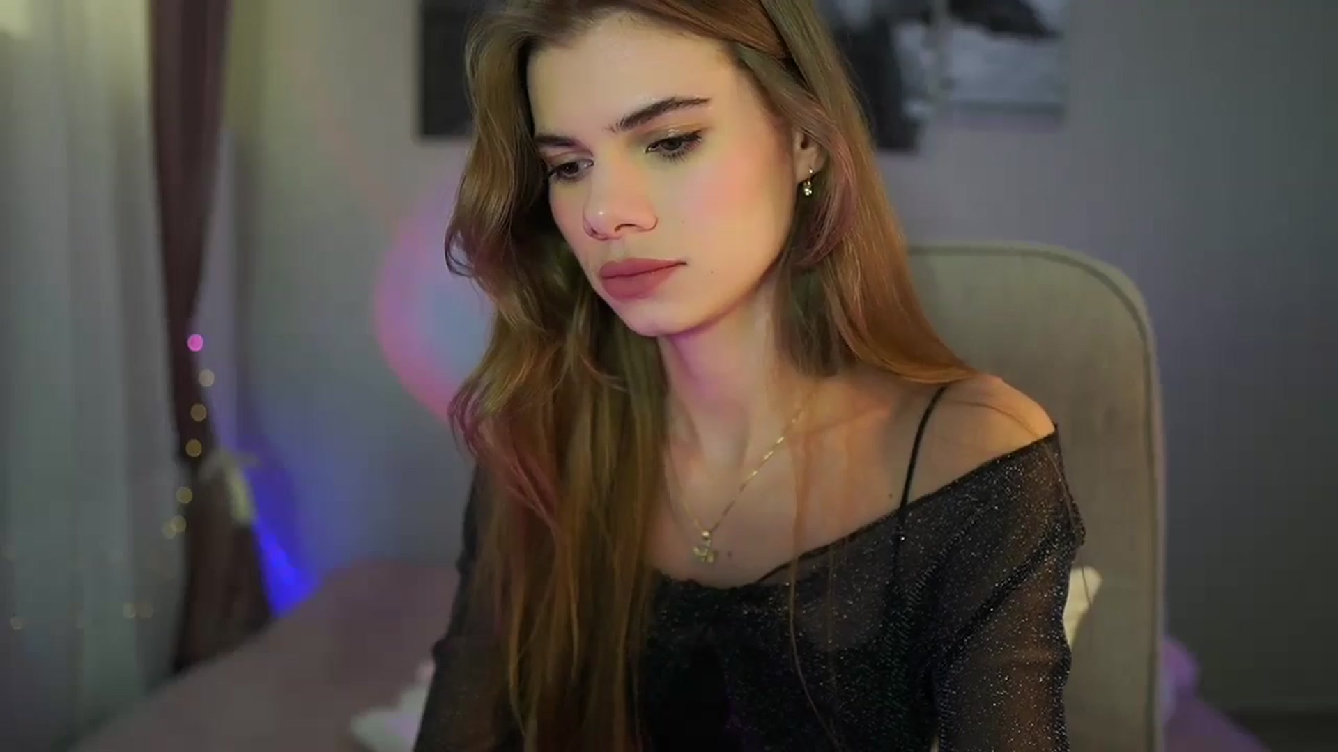 Gallery image thumbnail from RileyReid_18's myfreecams stream on, 06/13/2024, 14:37 image 11 of 20