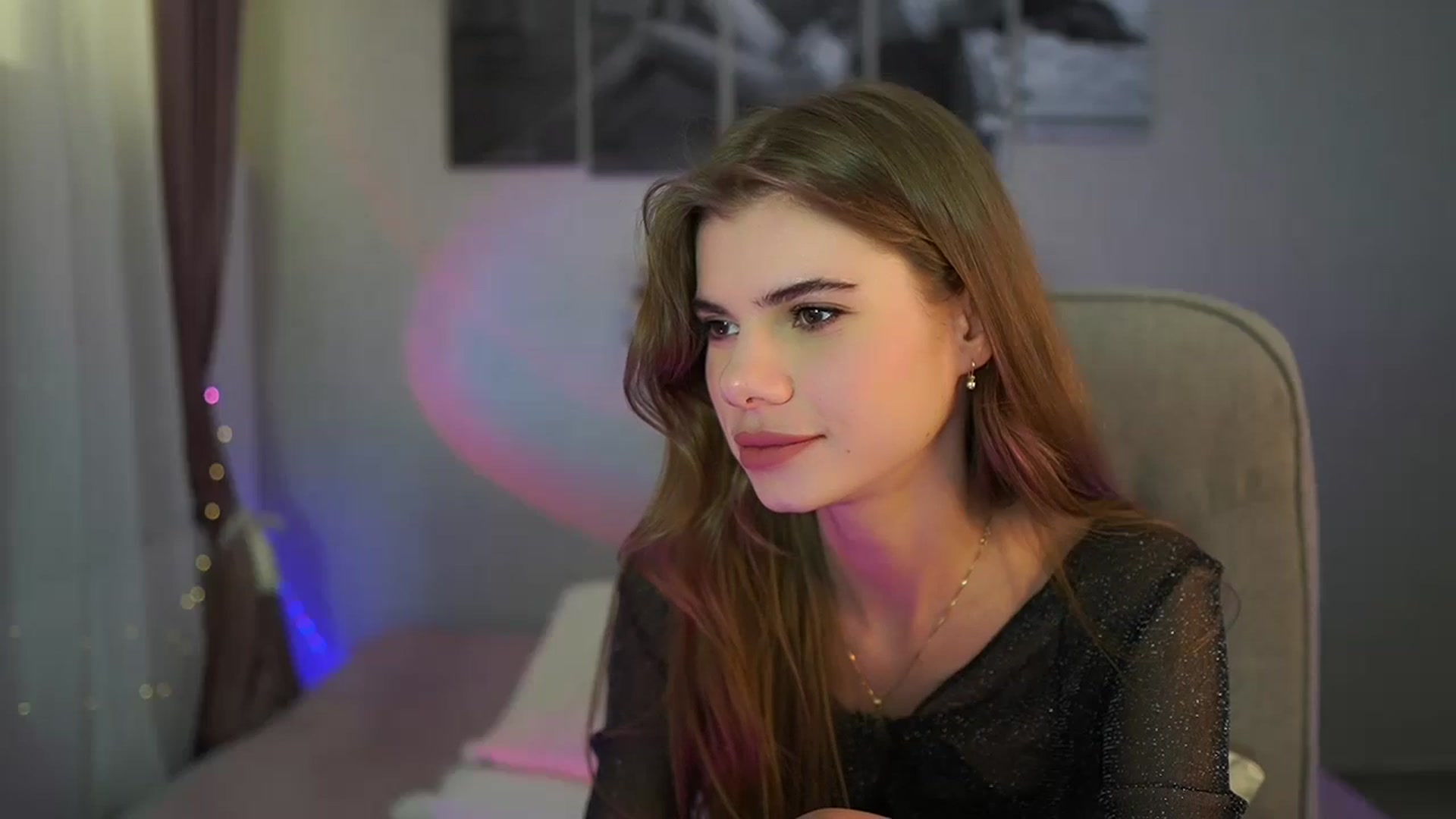 Gallery image thumbnail from RileyReid_18's myfreecams stream on, 06/13/2024, 14:37 image 2 of 20