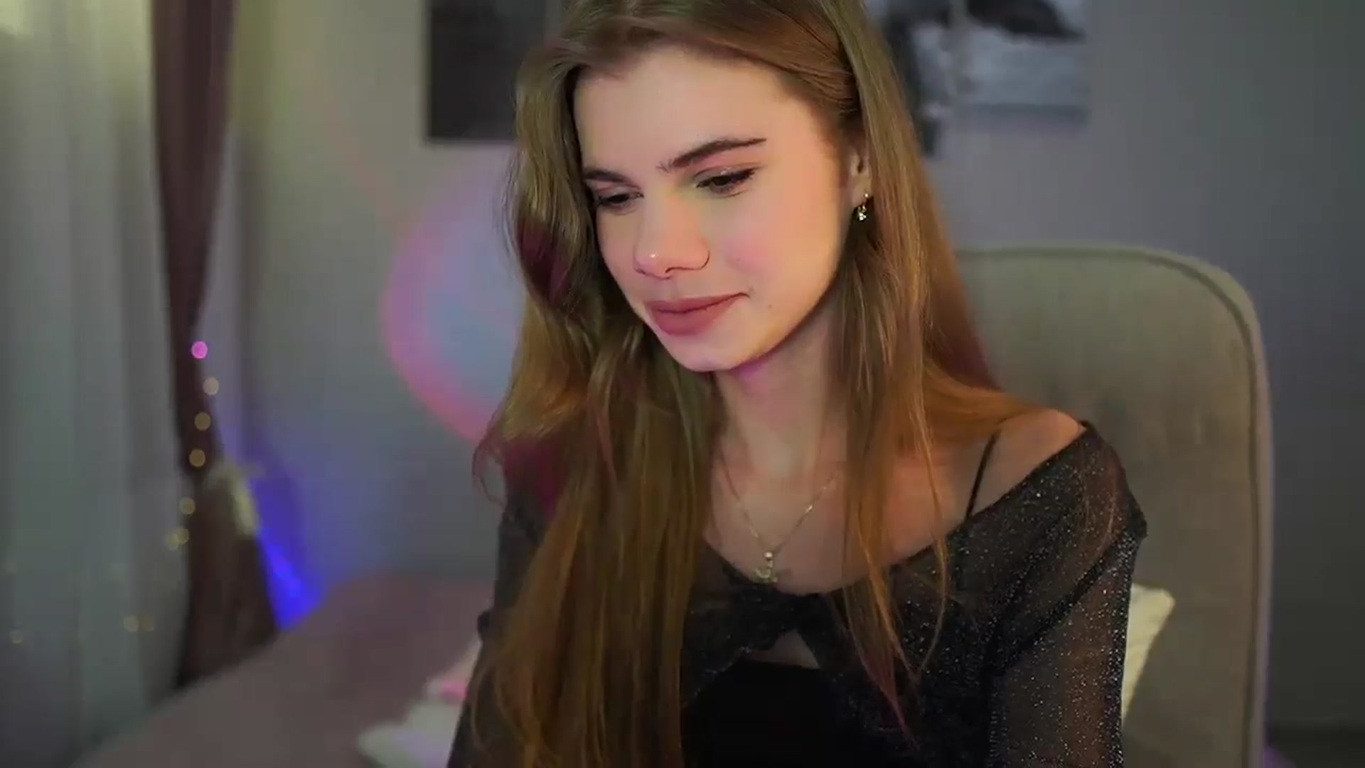 Gallery image thumbnail from RileyReid_18's myfreecams stream on, 06/13/2024, 14:37 image 18 of 20