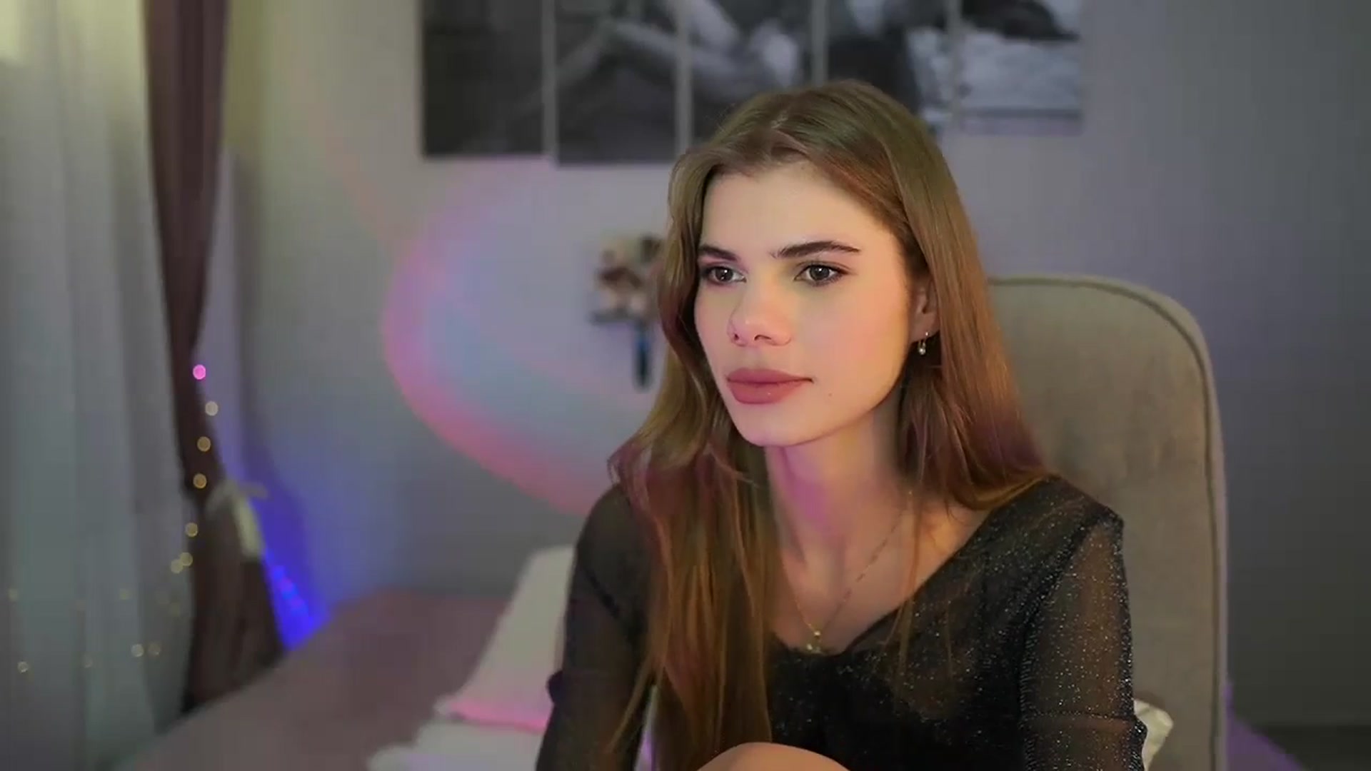 Gallery image thumbnail from RileyReid_18's myfreecams stream on, 06/13/2024, 14:37 image 4 of 20