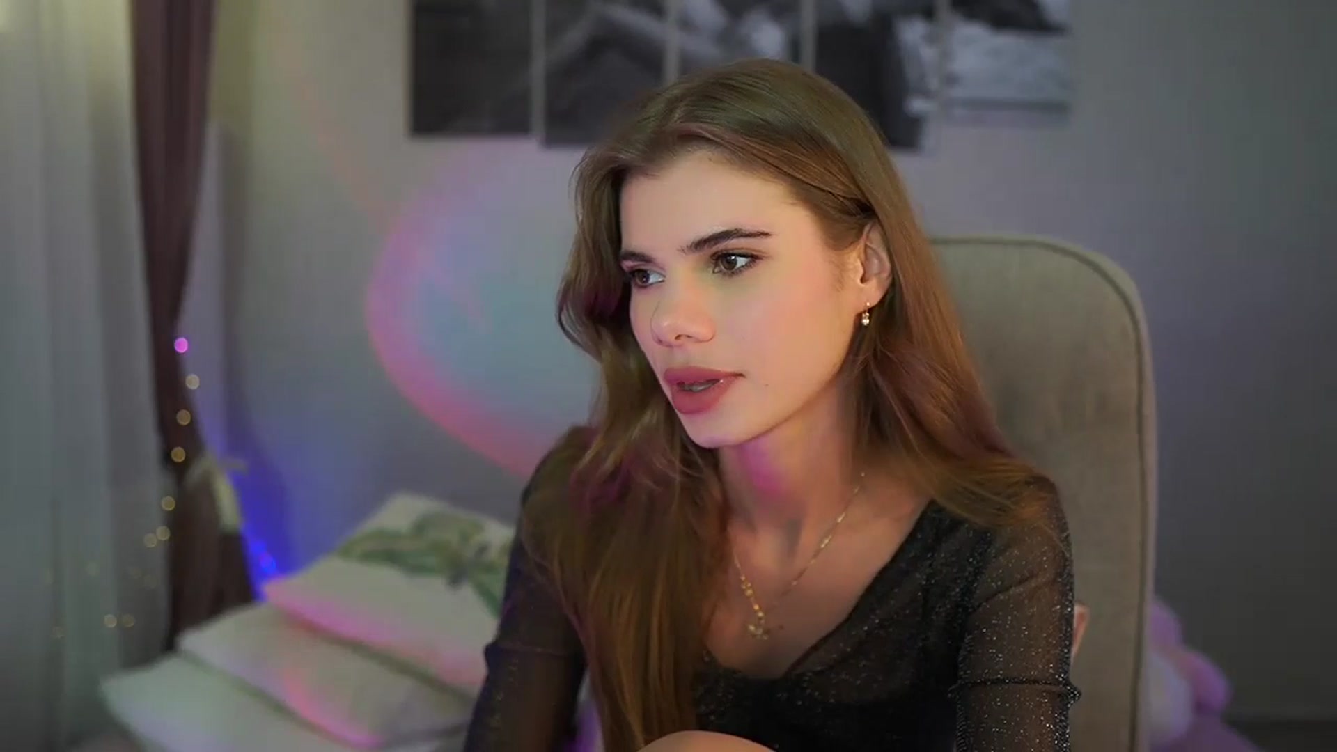 Gallery image thumbnail from RileyReid_18's myfreecams stream on, 06/13/2024, 15:36 image 18 of 20