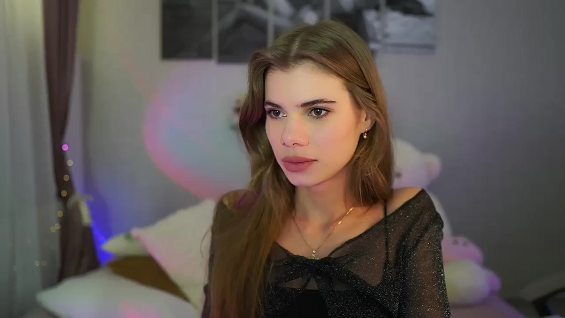 Gallery image thumbnail from RileyReid_18's myfreecams stream on, 06/13/2024, 18:02 image 10 of 20