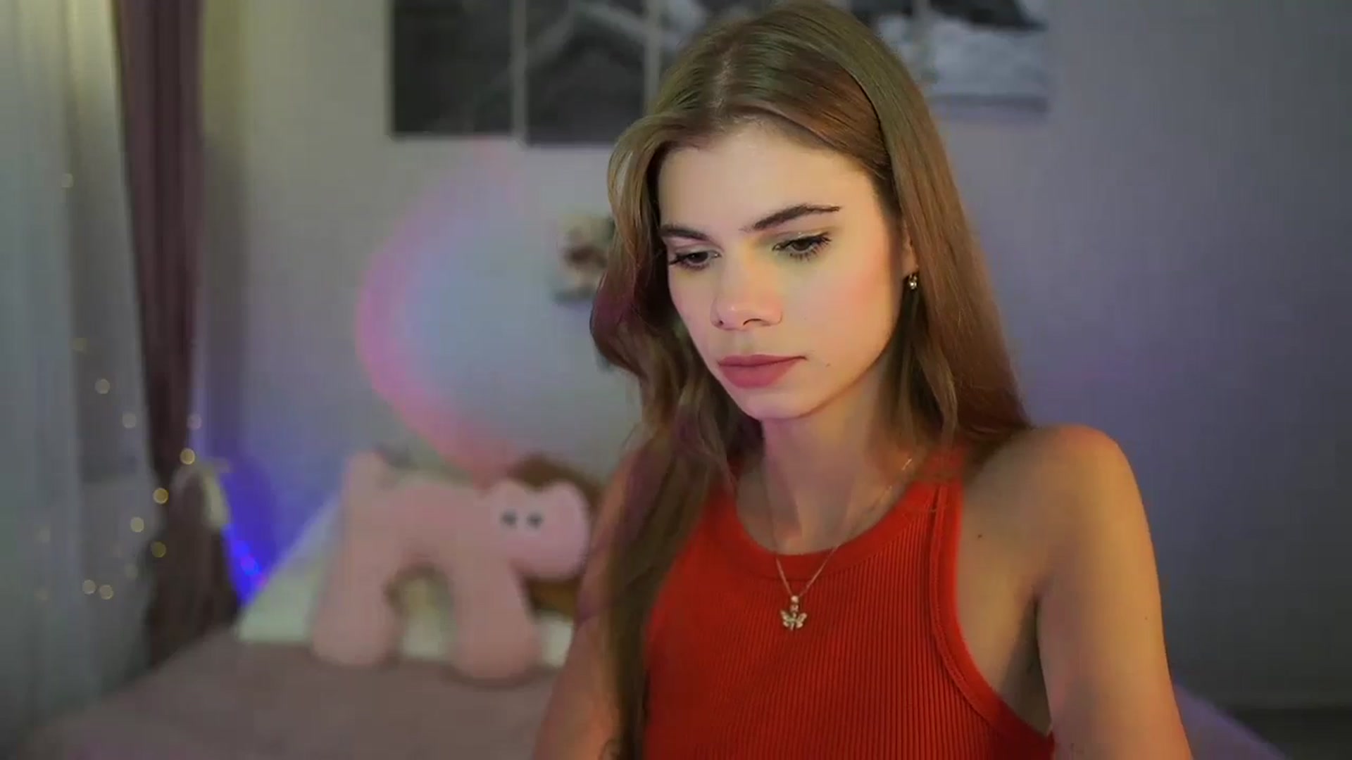 Gallery image thumbnail from RileyReid_18's myfreecams stream on, 06/19/2024, 21:33 image 3 of 20