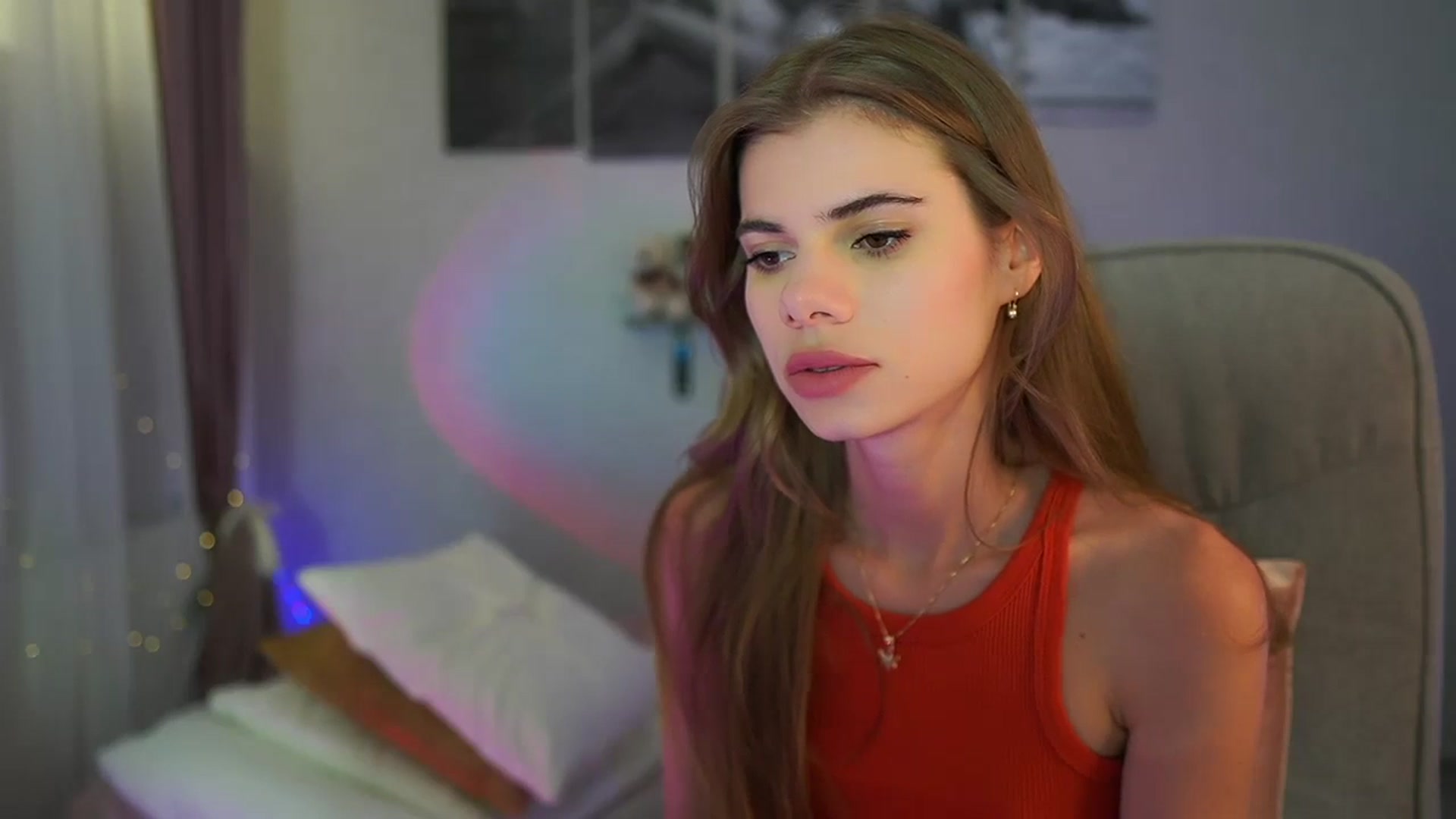 Gallery image thumbnail from RileyReid_18's myfreecams stream on, 06/19/2024, 21:33 image 10 of 20