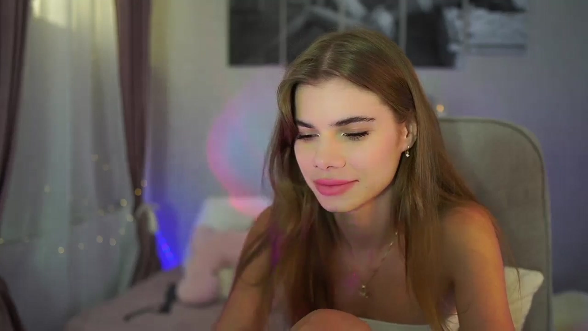 Gallery image thumbnail from RileyReid_18's myfreecams stream on, 06/22/2024, 15:05 image 2 of 20