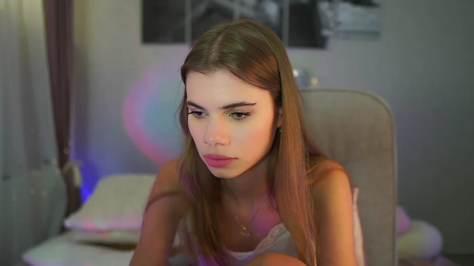 Gallery image thumbnail from RileyReid_18's myfreecams stream on, 06/23/2024, 22:58 image 20 of 20