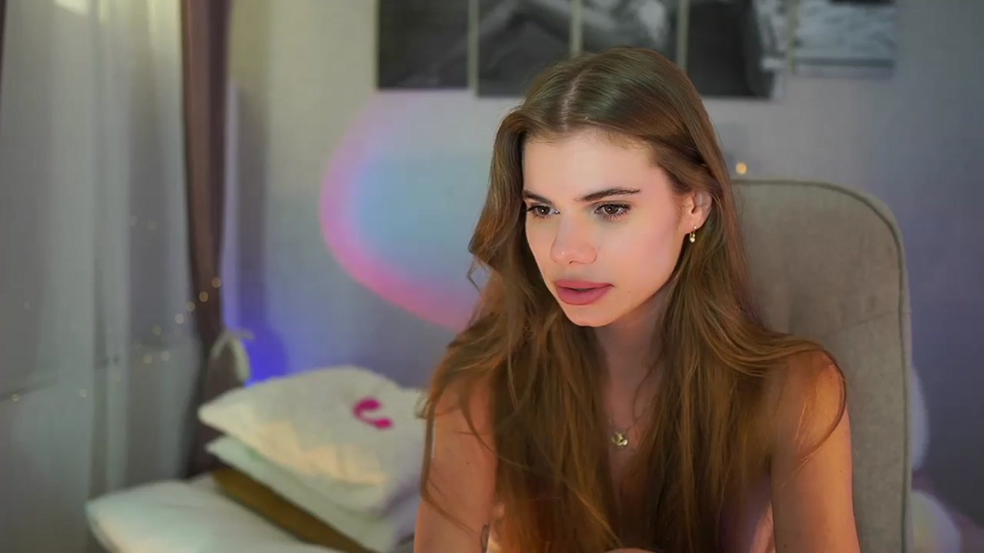 Gallery image thumbnail from RileyReid_18's myfreecams stream on, 06/28/2024, 23:20 image 20 of 20