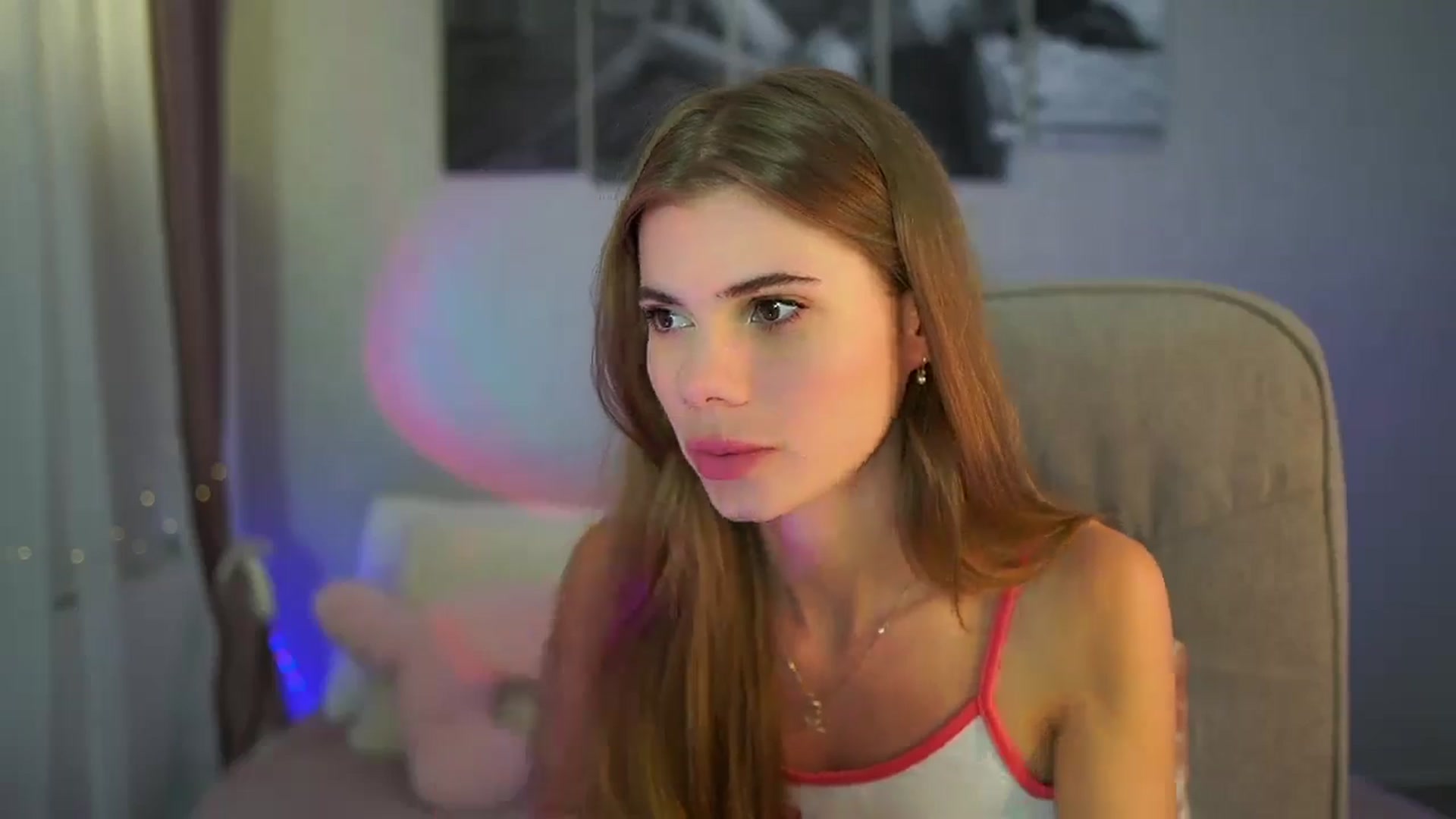 Gallery image thumbnail from RileyReid_18's myfreecams stream on, 07/01/2024, 19:01 image 20 of 20
