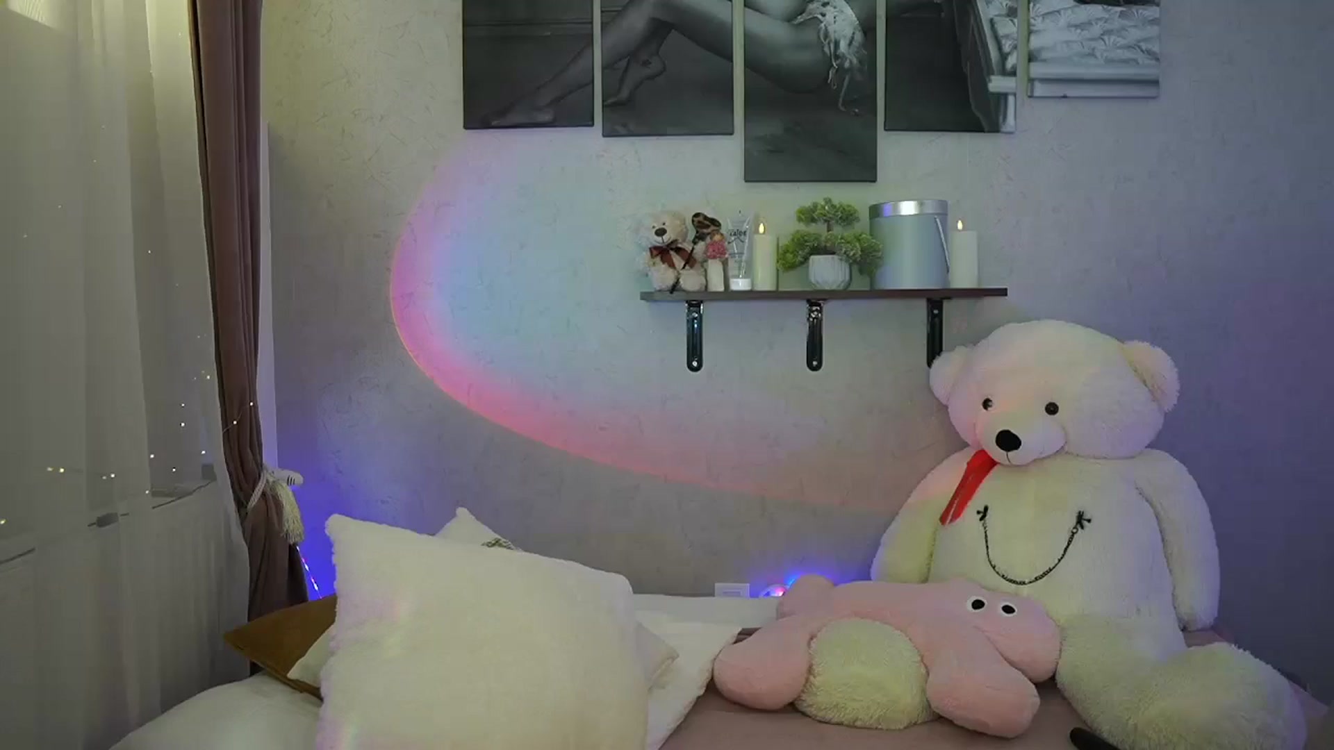 Gallery image thumbnail from RileyReid_18's myfreecams stream on, 07/01/2024, 19:51 image 3 of 20