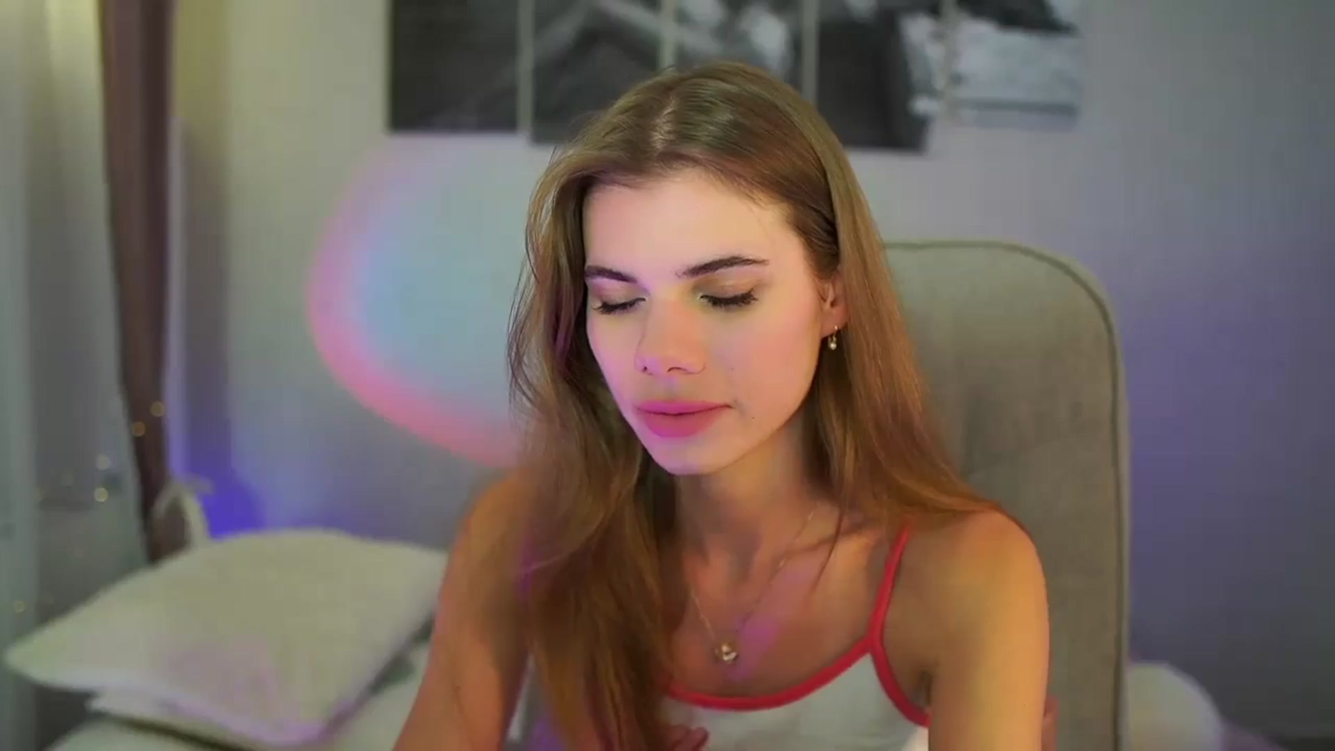 Gallery image thumbnail from RileyReid_18's myfreecams stream on, 07/01/2024, 23:18 image 13 of 20