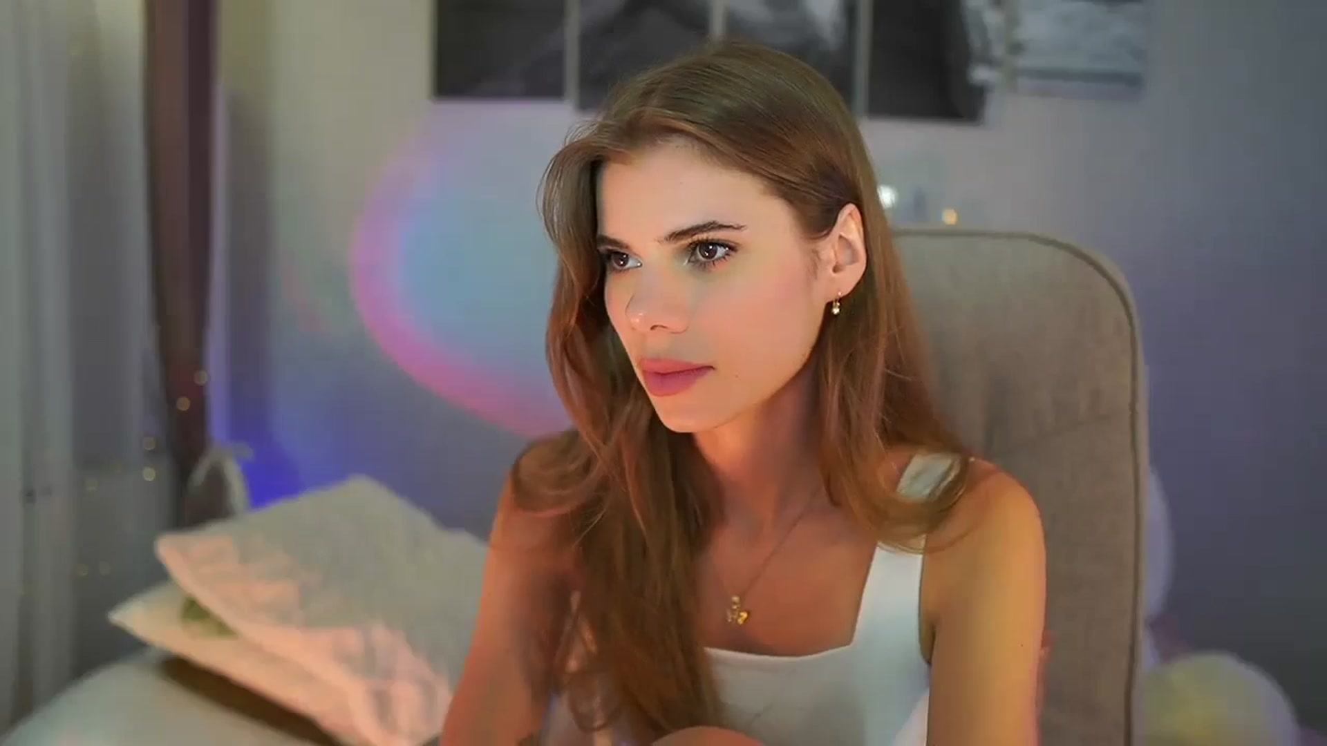Gallery image thumbnail from RileyReid_18's myfreecams stream on, 07/02/2024, 20:08 image 13 of 20