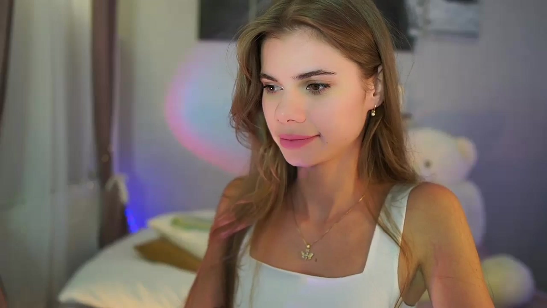 Gallery image thumbnail from RileyReid_18's myfreecams stream on, 07/02/2024, 22:03 image 17 of 20