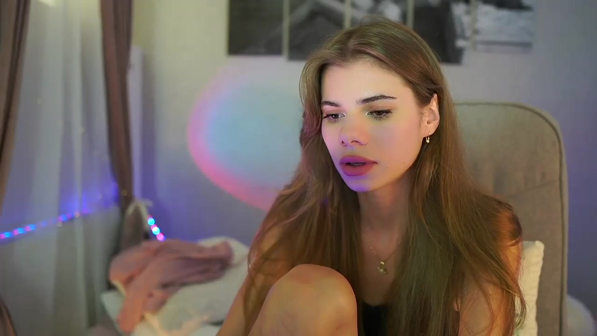 Gallery image thumbnail from RileyReid_18's myfreecams stream on, 07/11/2024, 19:31 image 2 of 20
