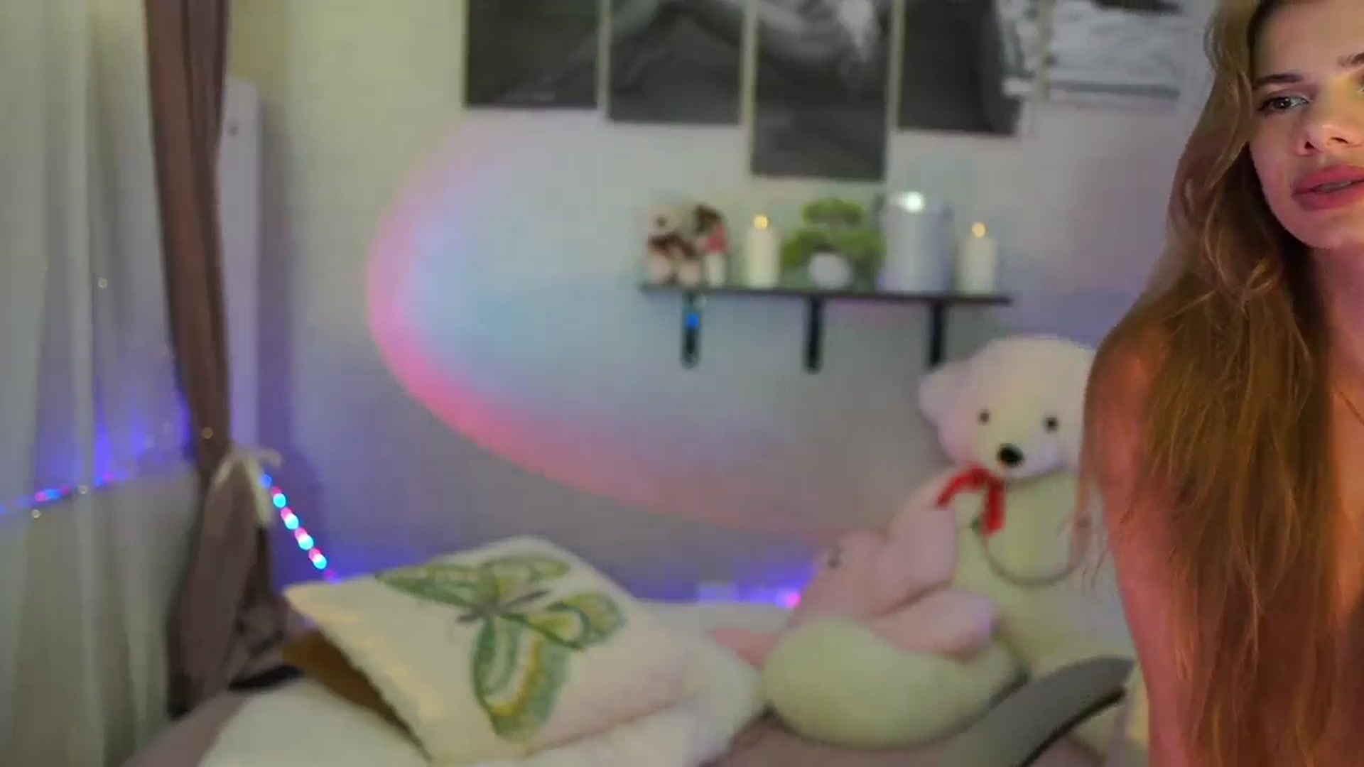 Gallery image thumbnail from RileyReid_18's myfreecams stream on, 07/11/2024, 21:16 image 11 of 20