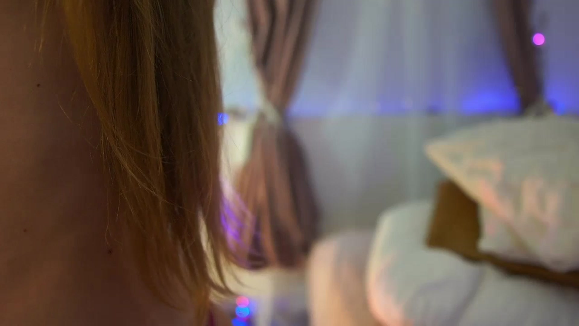 Gallery image thumbnail from RileyReid_18's myfreecams stream on, 07/11/2024, 22:28 image 10 of 20