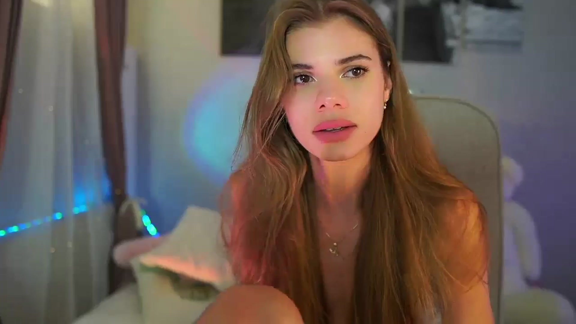 Gallery image thumbnail from RileyReid_18's myfreecams stream on, 07/13/2024, 21:55 image 11 of 20