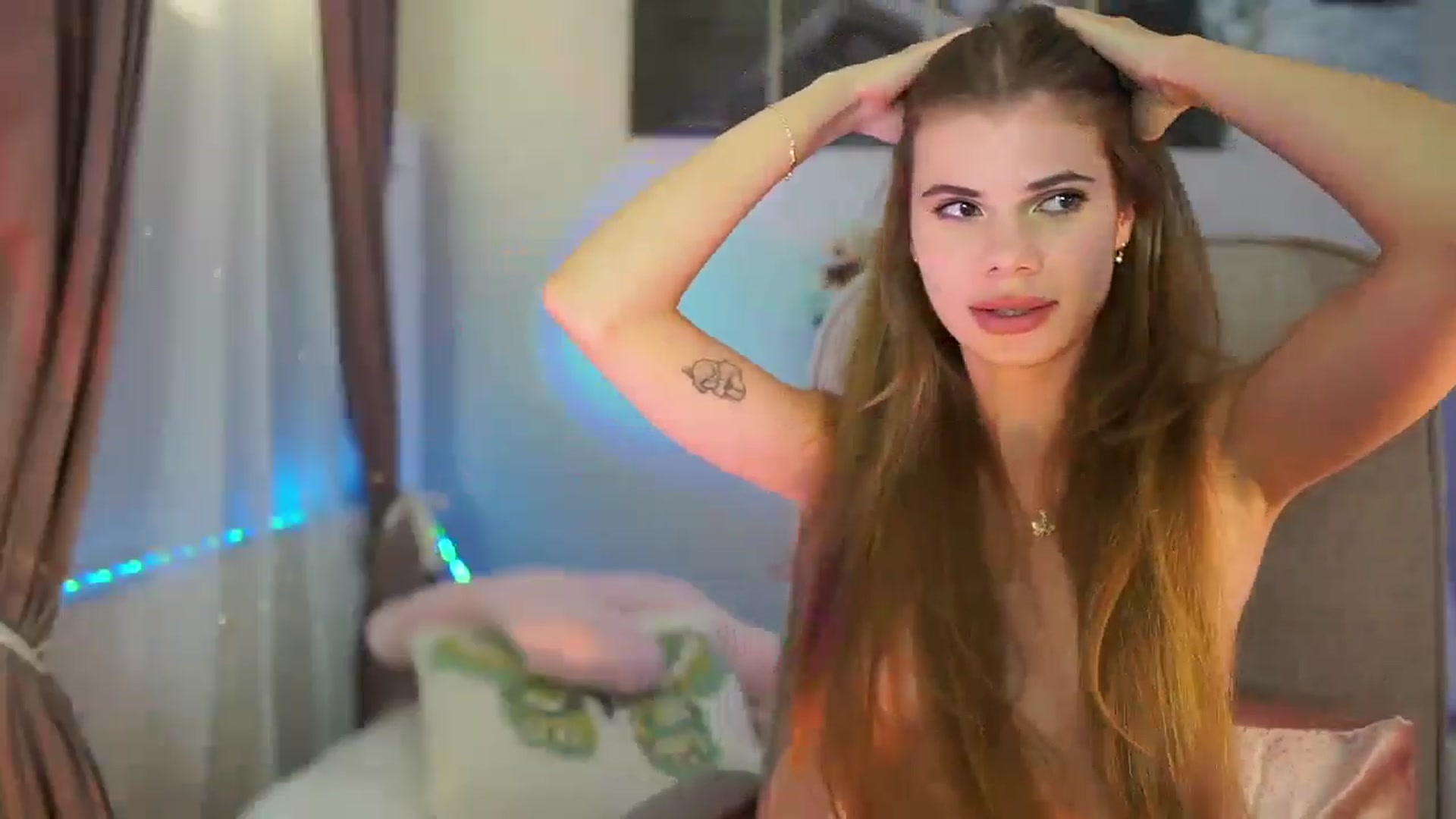 Gallery image thumbnail from RileyReid_18's myfreecams stream on, 07/13/2024, 21:55 image 19 of 20