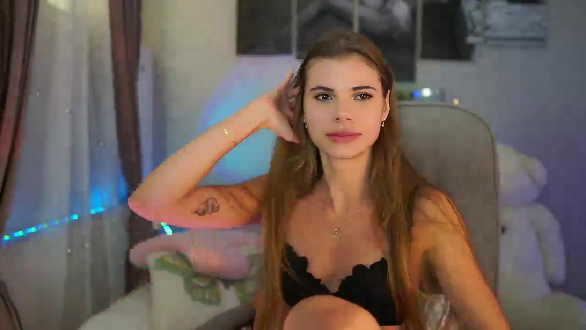 Gallery image thumbnail from RileyReid_18's myfreecams stream on, 07/13/2024, 22:12 image 20 of 20