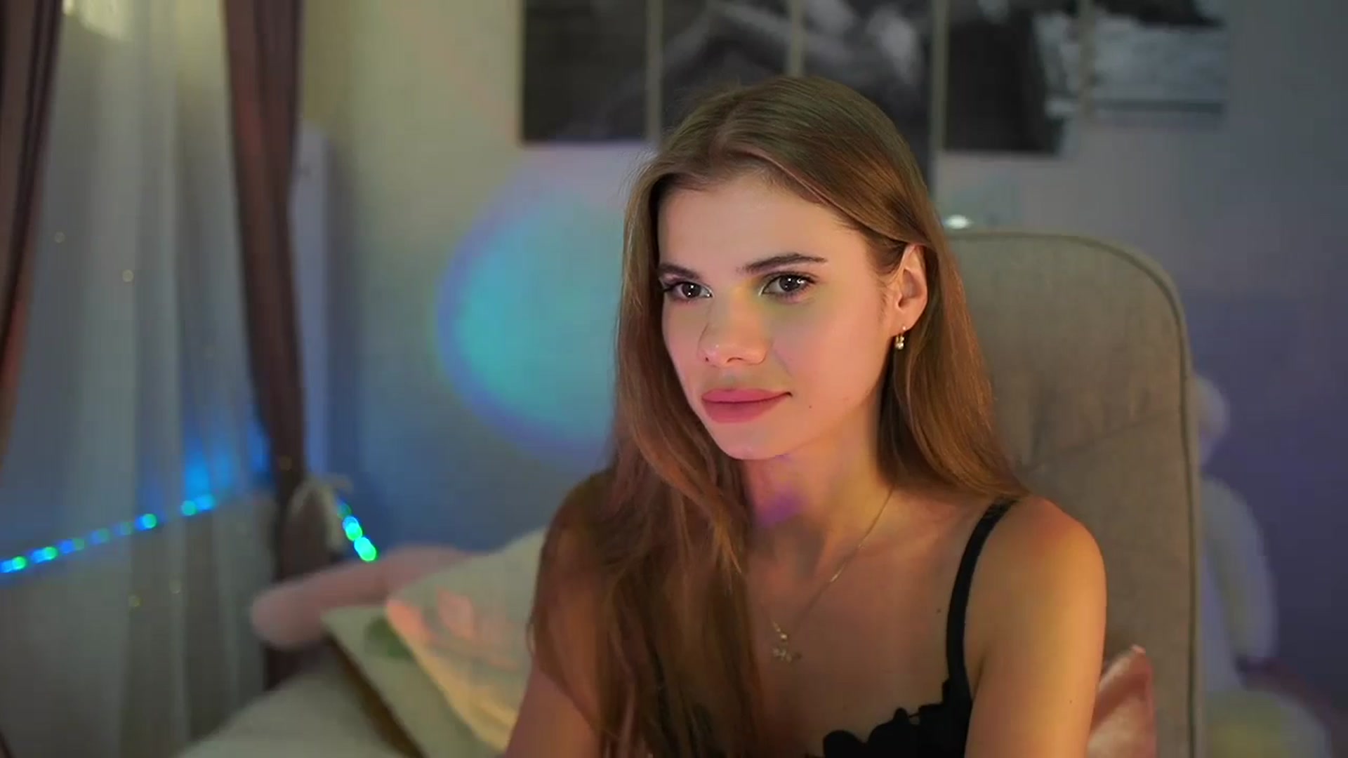 Gallery image thumbnail from RileyReid_18's myfreecams stream on, 07/13/2024, 23:05 image 20 of 20