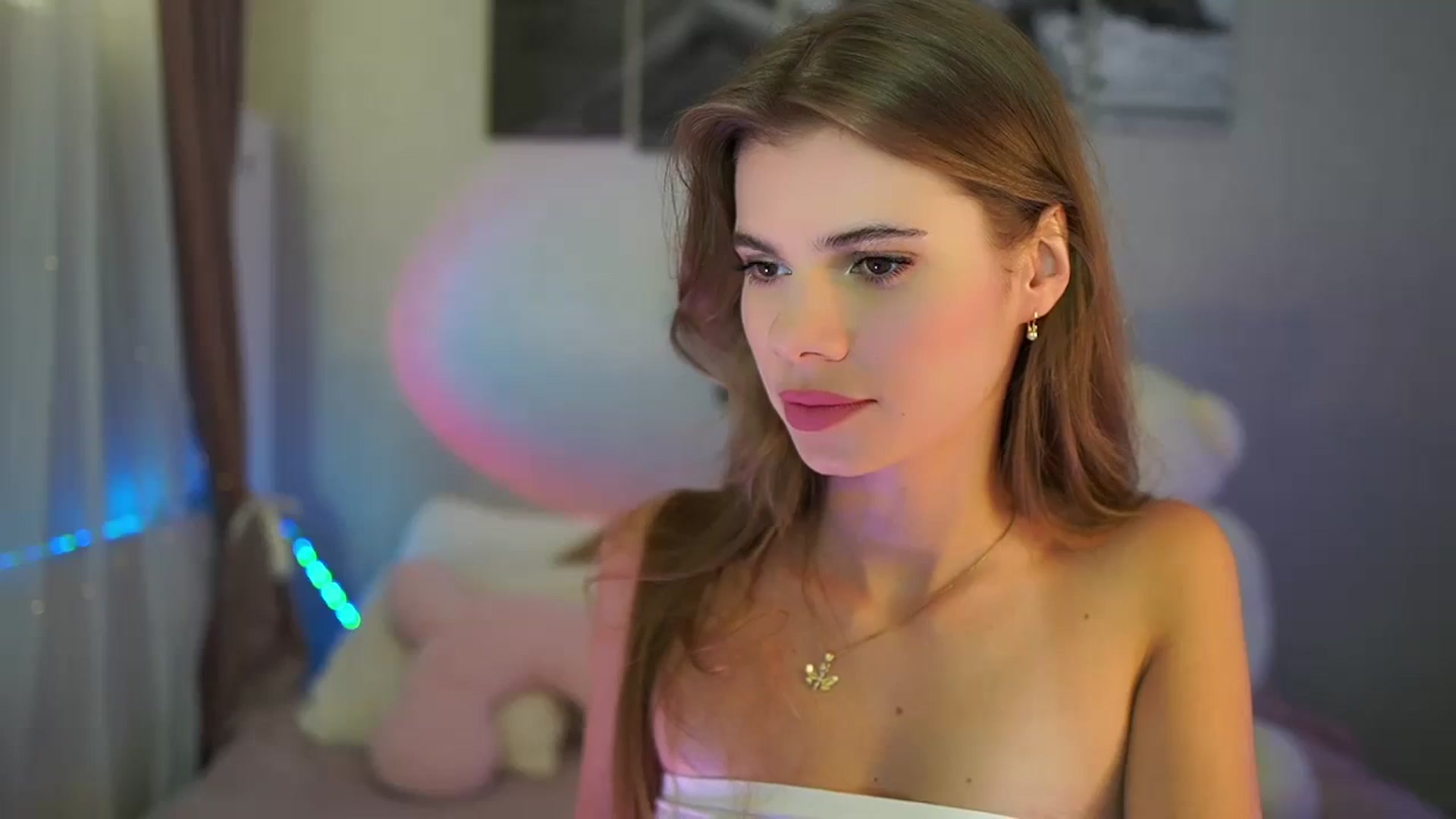 Gallery image thumbnail from RileyReid_18's myfreecams stream on, 07/14/2024, 20:03 image 12 of 20