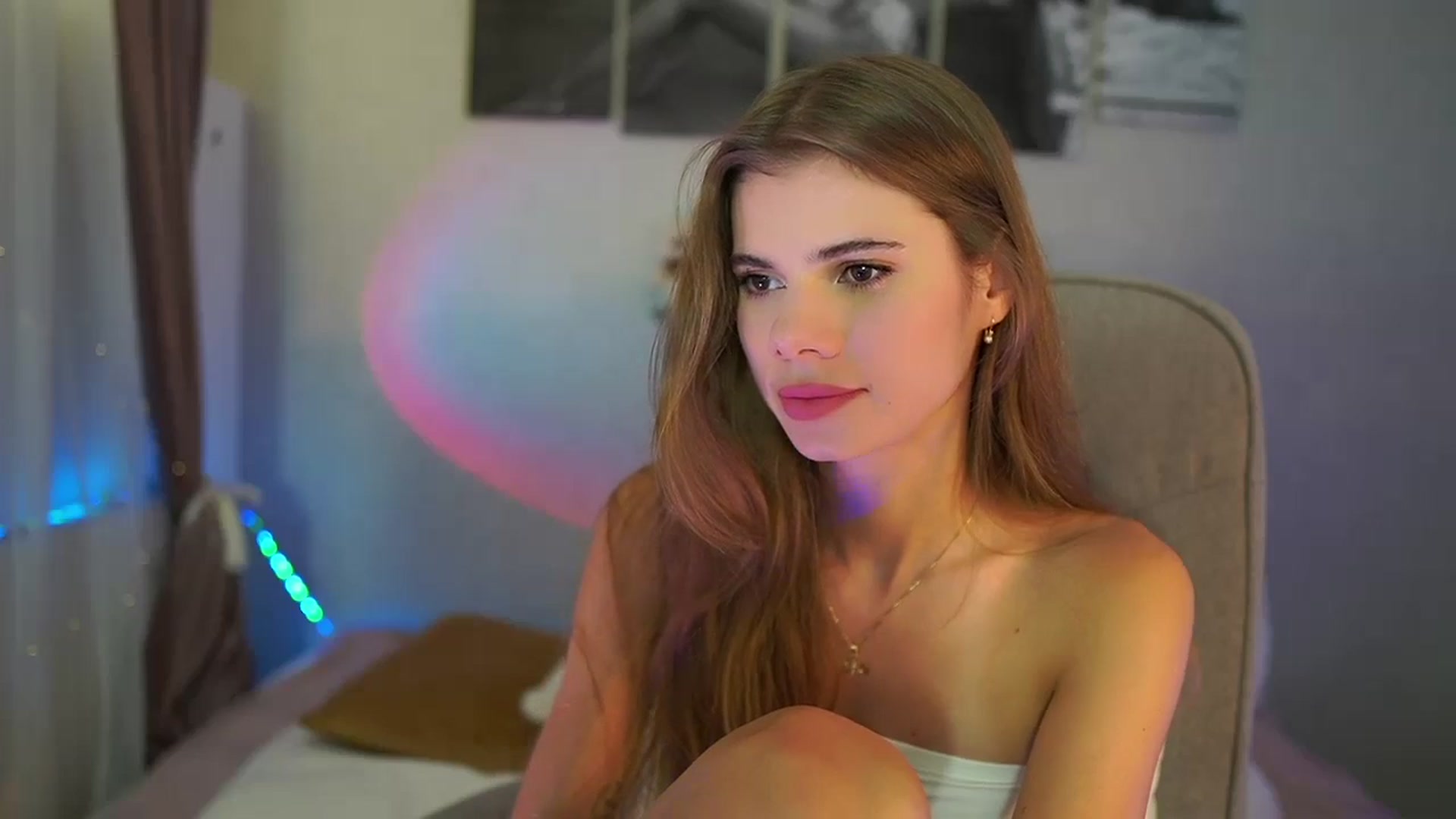 Gallery image thumbnail from RileyReid_18's myfreecams stream on, 07/14/2024, 22:24 image 2 of 20