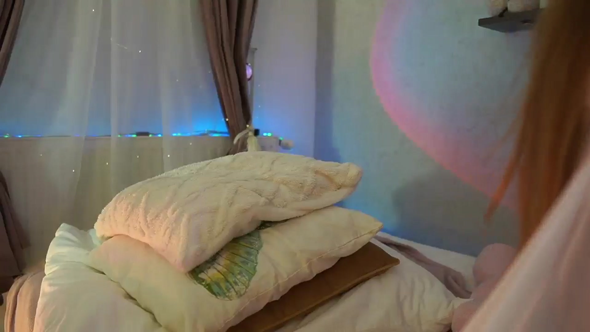 Gallery image thumbnail from RileyReid_18's myfreecams stream on, 07/16/2024, 14:47 image 20 of 20